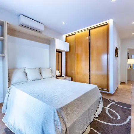 South East Wind * Lagos